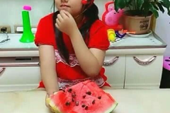 甜甜娱乐吃瓜,揭秘吃瓜群众背后的故事 甜甜娱乐吃瓜,揭秘吃瓜群众背后的故事